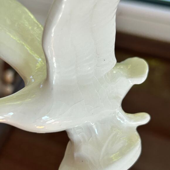 Vintage Ceramic Flying Goose Figurine – White Crackle Glaze – Made in Canada - Picture 4 of 13